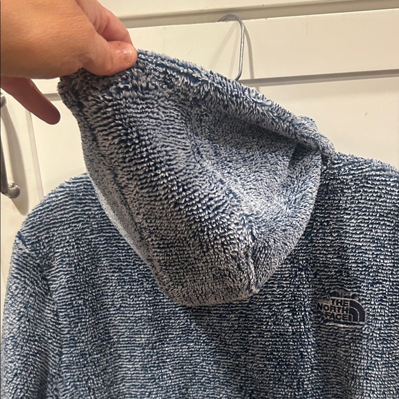 The North Face Textured Gray Hoodie - Picture 10 of 16